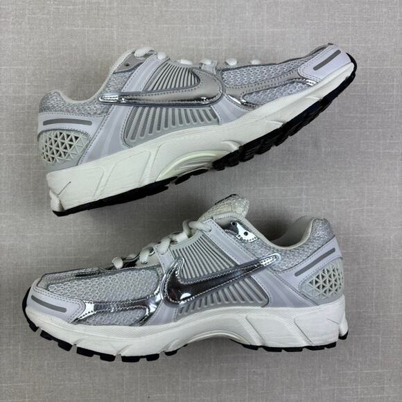 ? 2023 Nike Zoom Vomero 5 “Photon Dust Metallic Silver” 10M